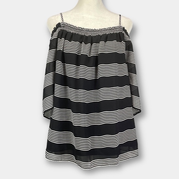 By & By Off the Shoulder Flowy Blouse Stripe Black White Size Large - Picture 2 of 8